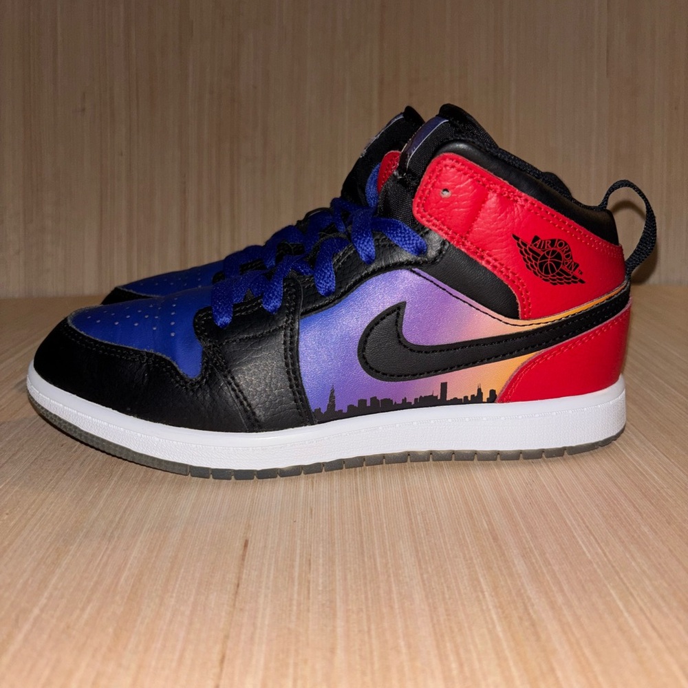 Air Jordan 1 Mid Skyline